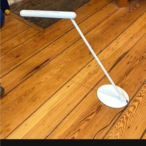 Herman Miller flute task light